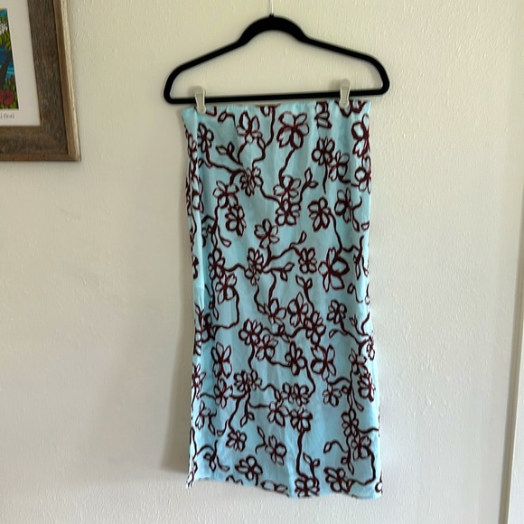 Madewell Layton Midi Skirt with right side slit. - Picture 2 of 3